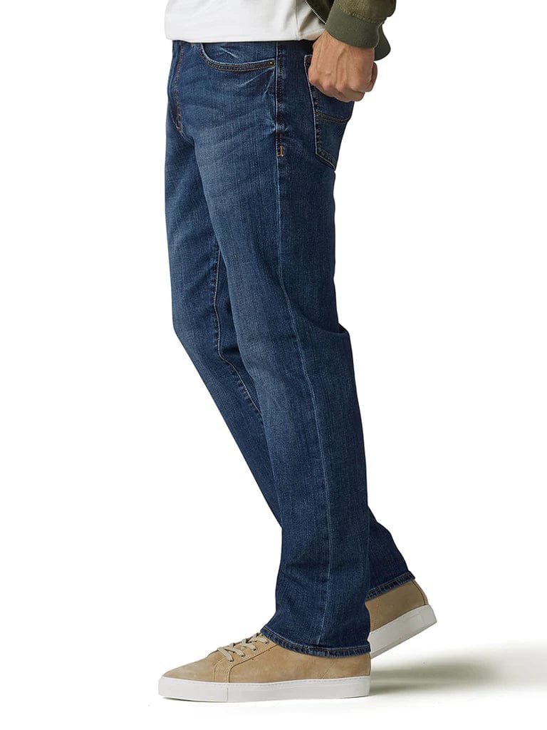 Men's Extreme Motion Straight Fit Tapered Leg Jean