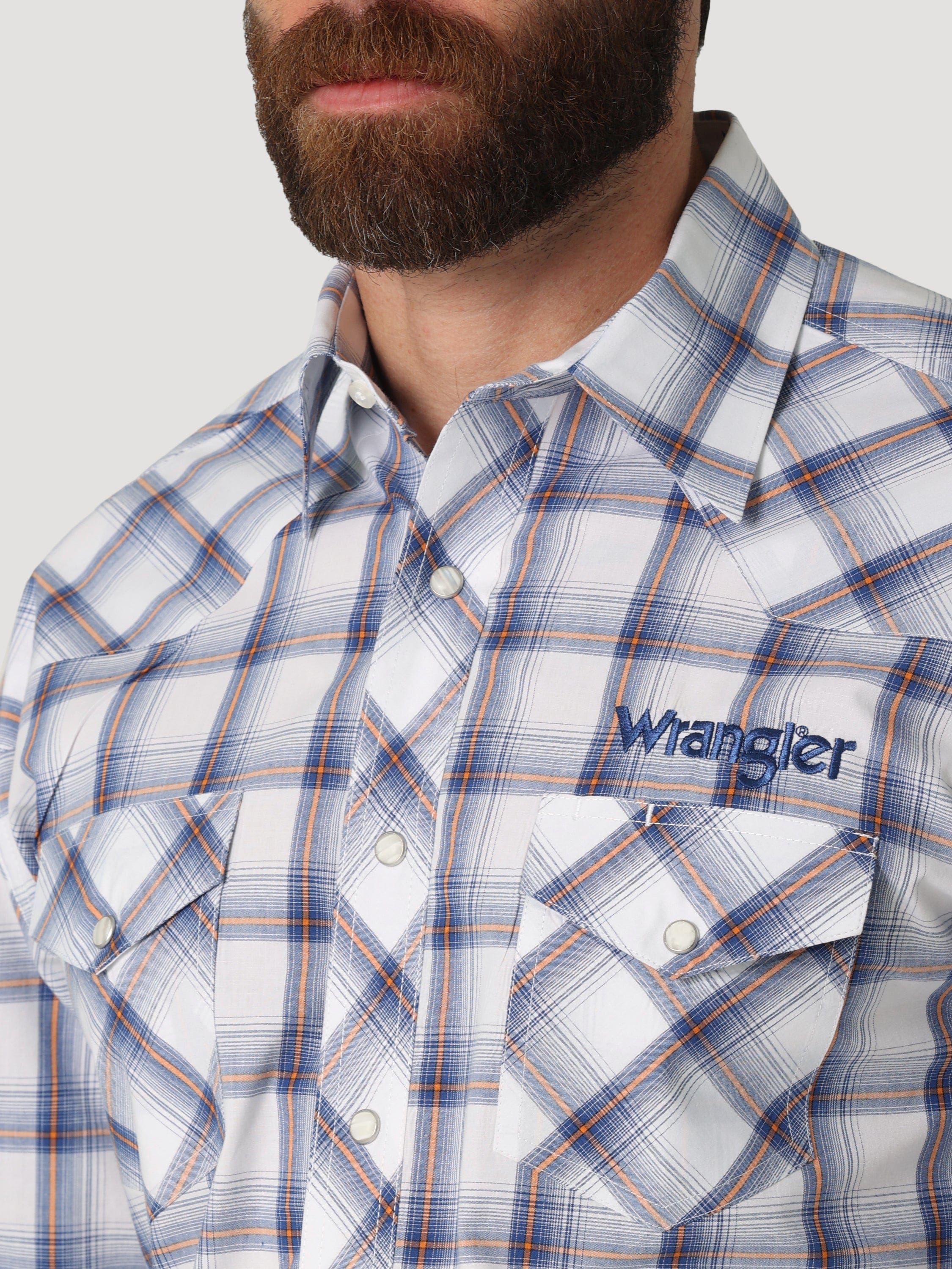 Wrangler Men's George Strait Plaid Button Down Long Sleeve Shirt 11231 -  Russell's Western Wear, Inc.