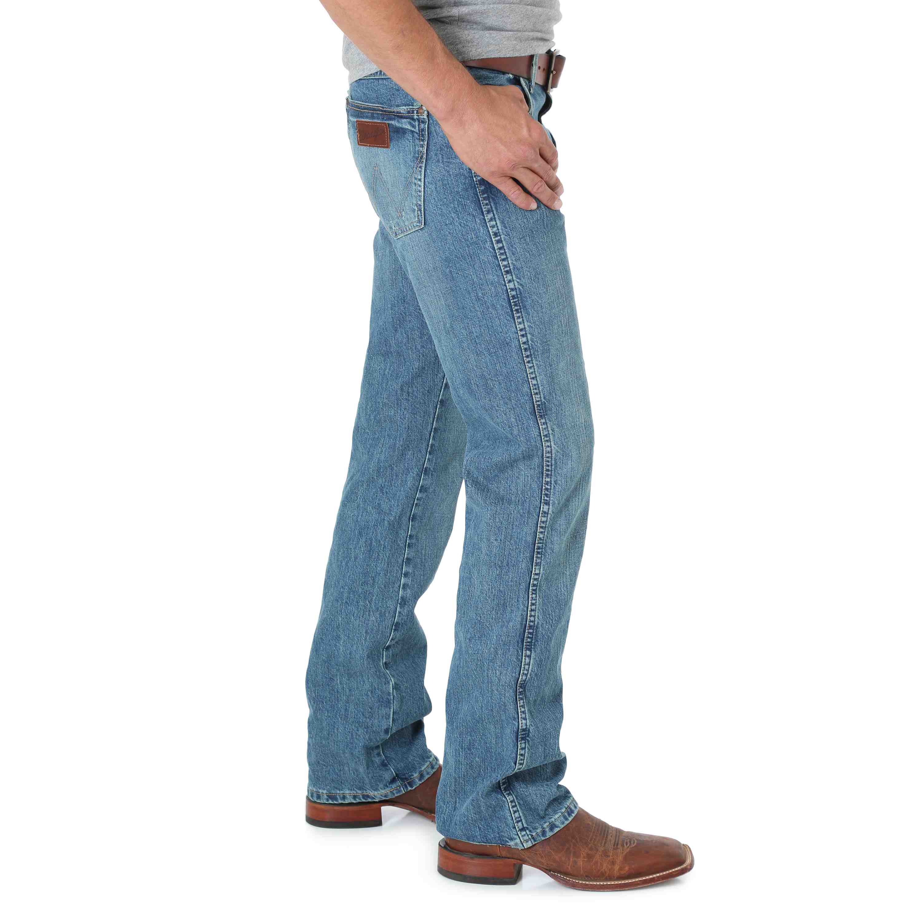 Wrangler Men's Retro Slim Fit Bootcut Jeans 77MWZWO - Russell's Western  Wear, Inc.